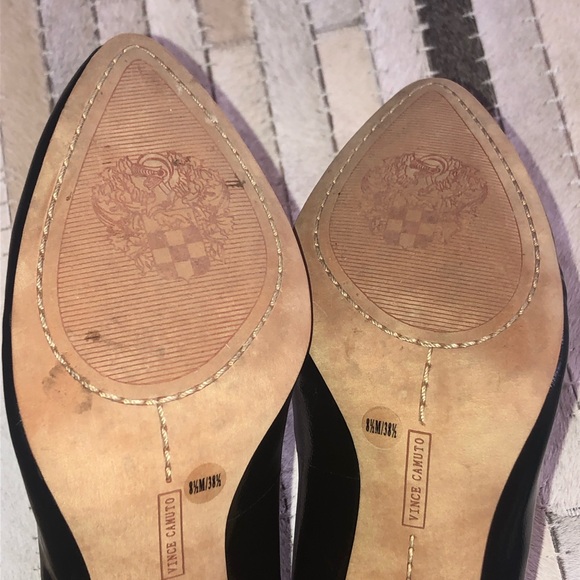 Vince Camuto Black Pumps - Picture 7 of 8